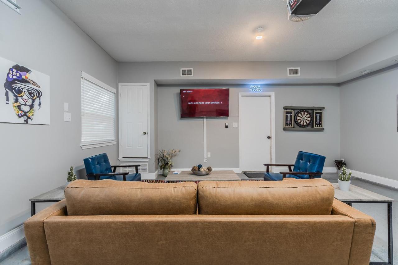 * *astounding House **perfect For Family And Friends , Pool , Hot Tub, & Game