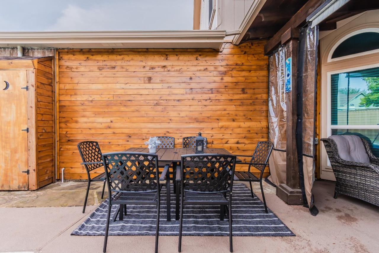 * *astounding House **perfect For Family And Friends , Pool , Hot Tub, & Game