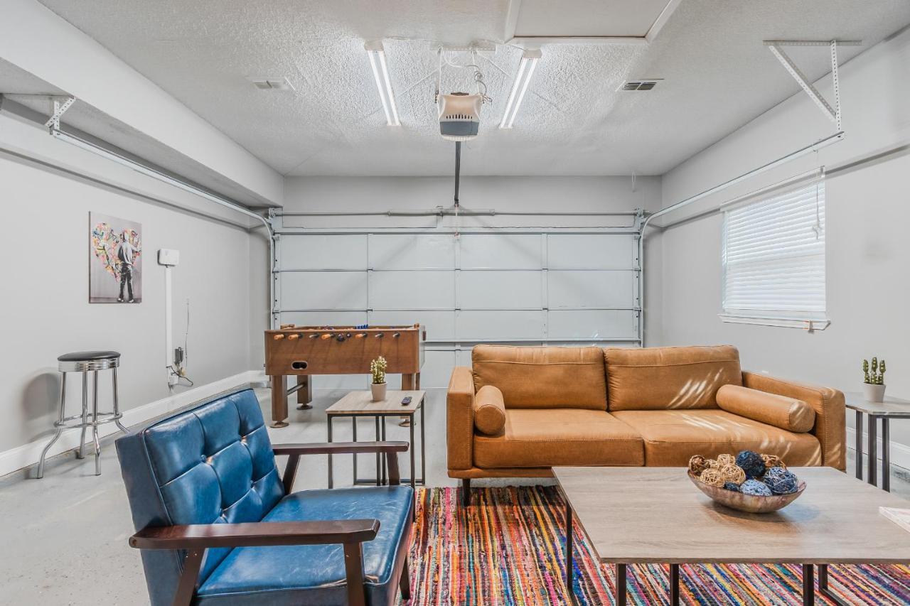 * *astounding House **perfect For Family And Friends , Pool , Hot Tub, & Game