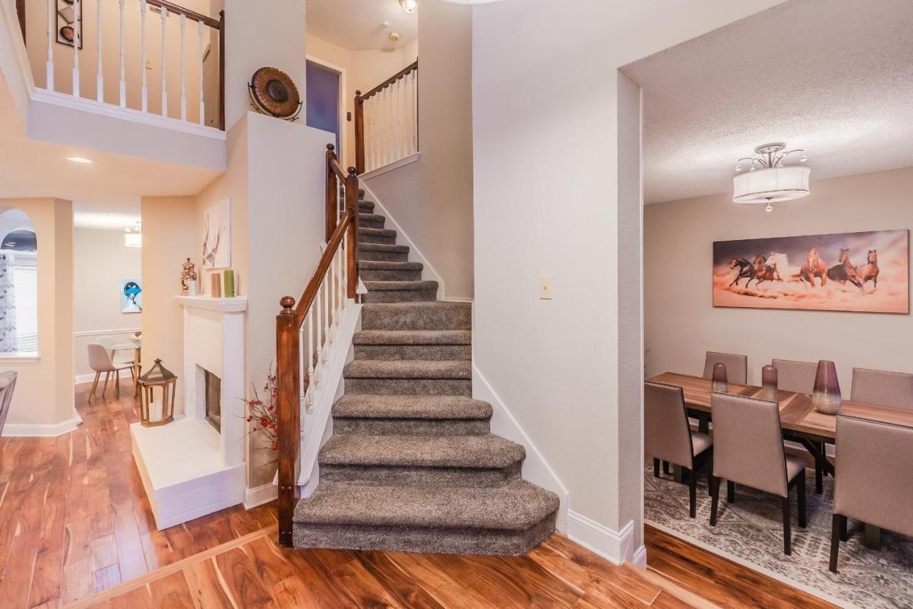 * *astounding House **perfect For Family And Friends , Pool , Hot Tub, & Game * Allen