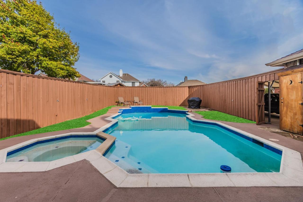 Holiday home * *astounding House **perfect For Family And Friends , Pool , Hot Tub, & Game