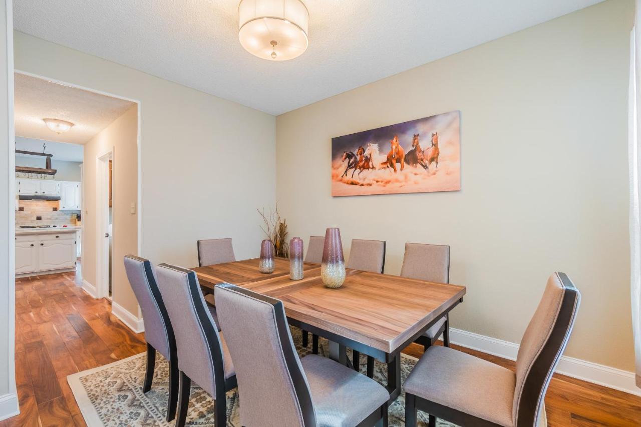 Holiday home * *astounding House **perfect For Family And Friends , Pool , Hot Tub, & Game Allen